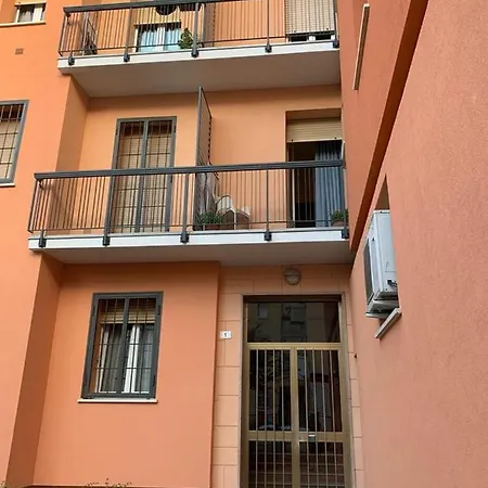 Comfortable Room Suitable 1-2 Pax Bologna Exterior photo